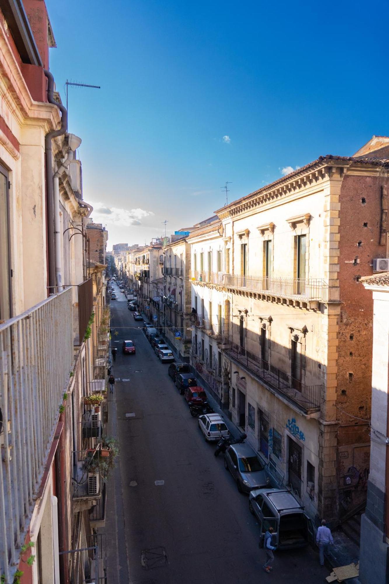 B&B Opera Катания Экстерьер фото